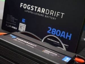 Fogstardrift Lithium Leisure Battery and box.